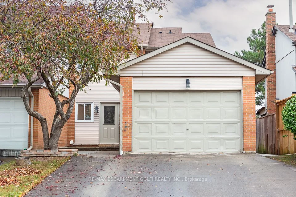 4247 Thom Gardens, Mississauga, ON L5L 2B4