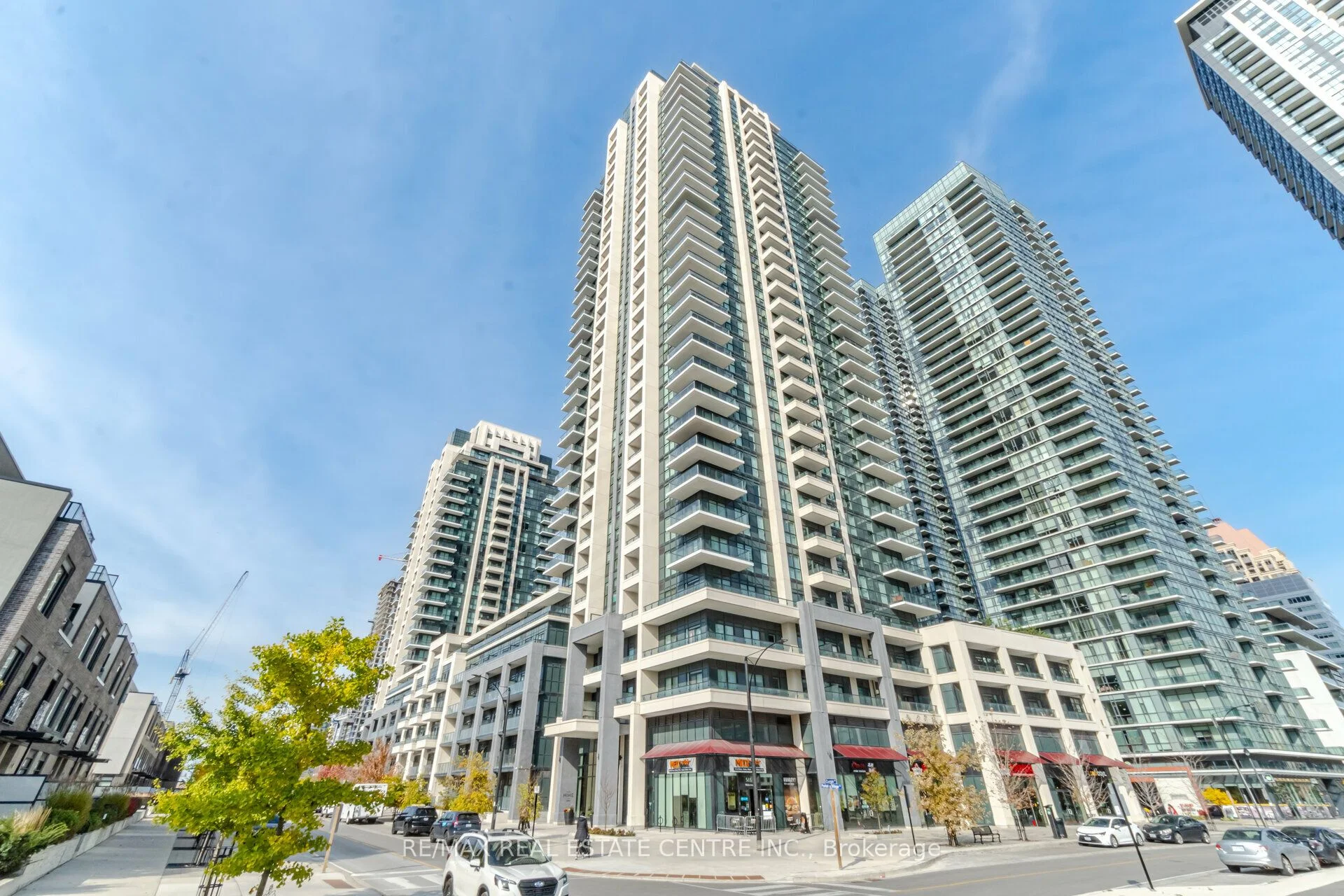 4055 Parkside Village Drive 421, Mississauga, On L5b 0k8