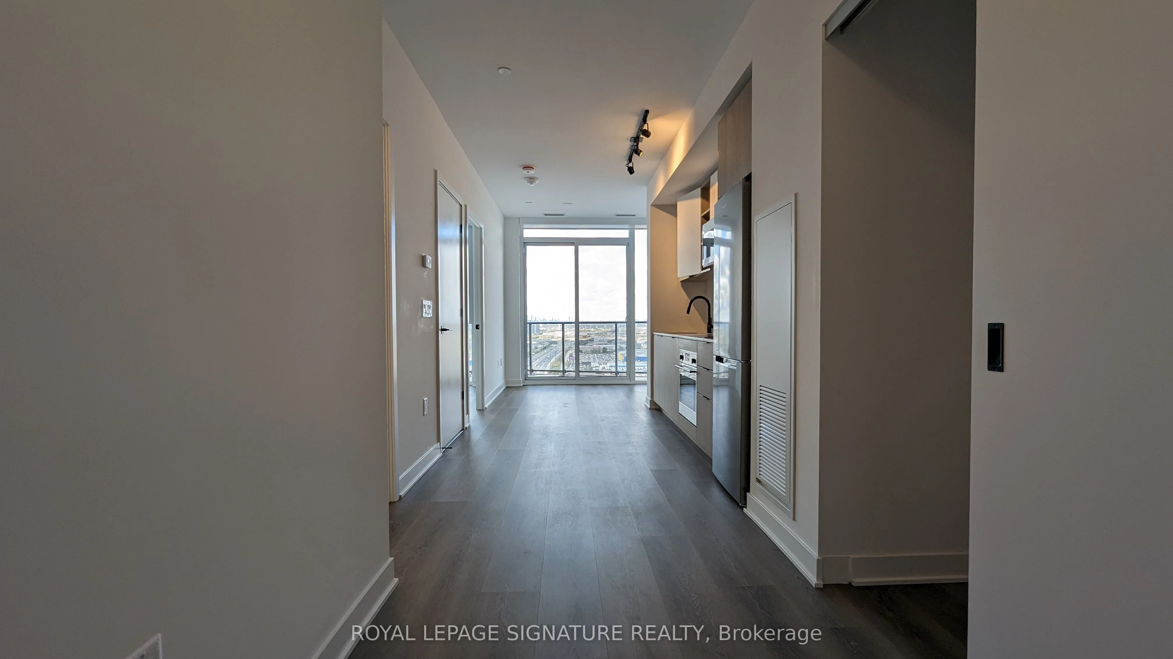 36 Zorra Street 2701, Toronto W08, ON M8Z 4Z7