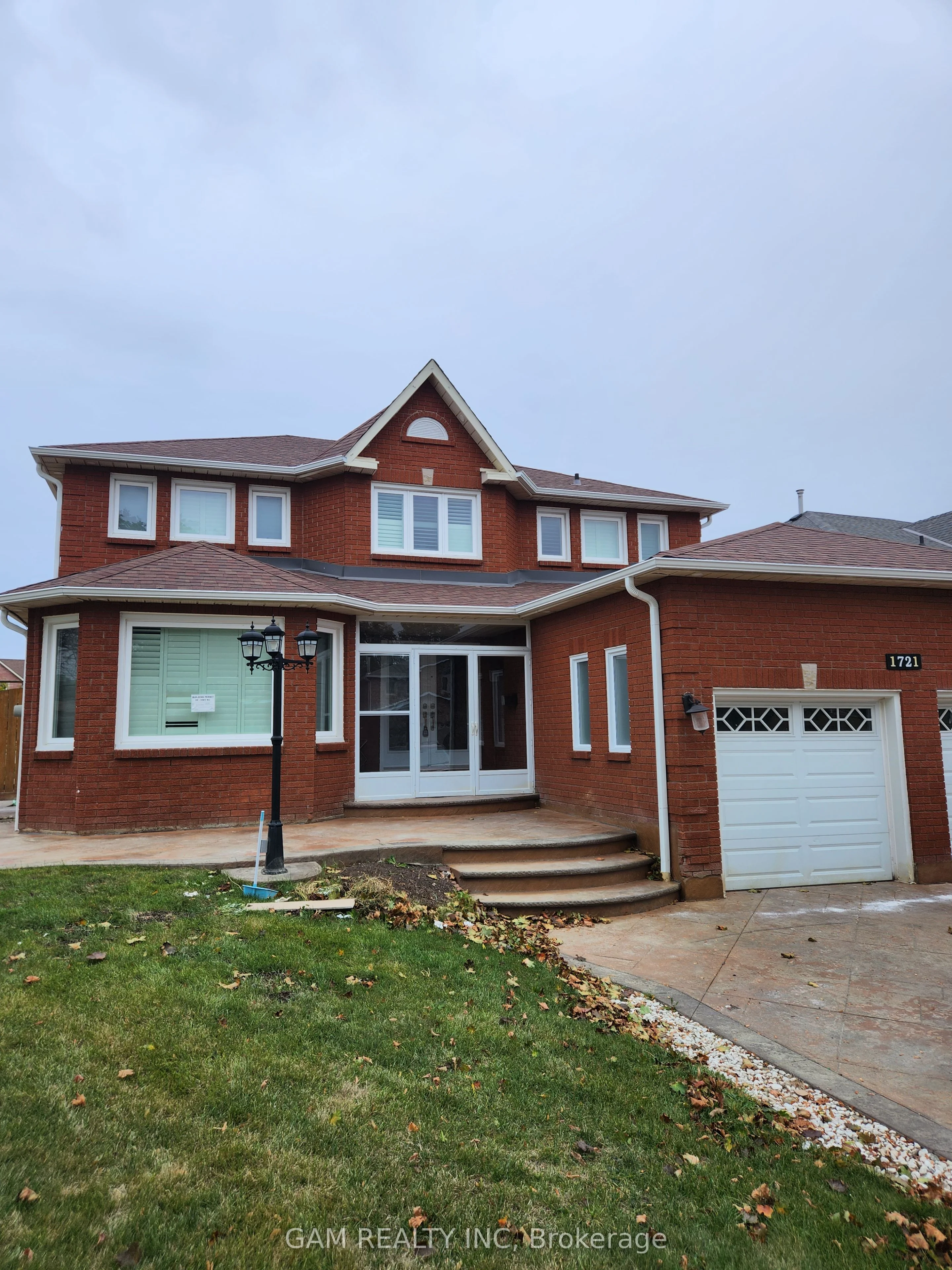1721 Village View Place N main, Mississauga, ON L5M 4A7