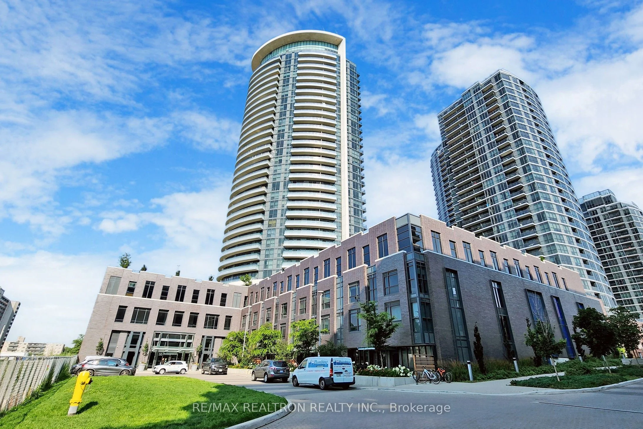 30 Gibbs Road 2703, Toronto W08, On M9b 6l6