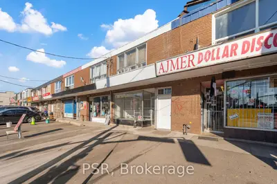 1678 Eglinton Avenue W, Toronto W04, On M6e 2h5