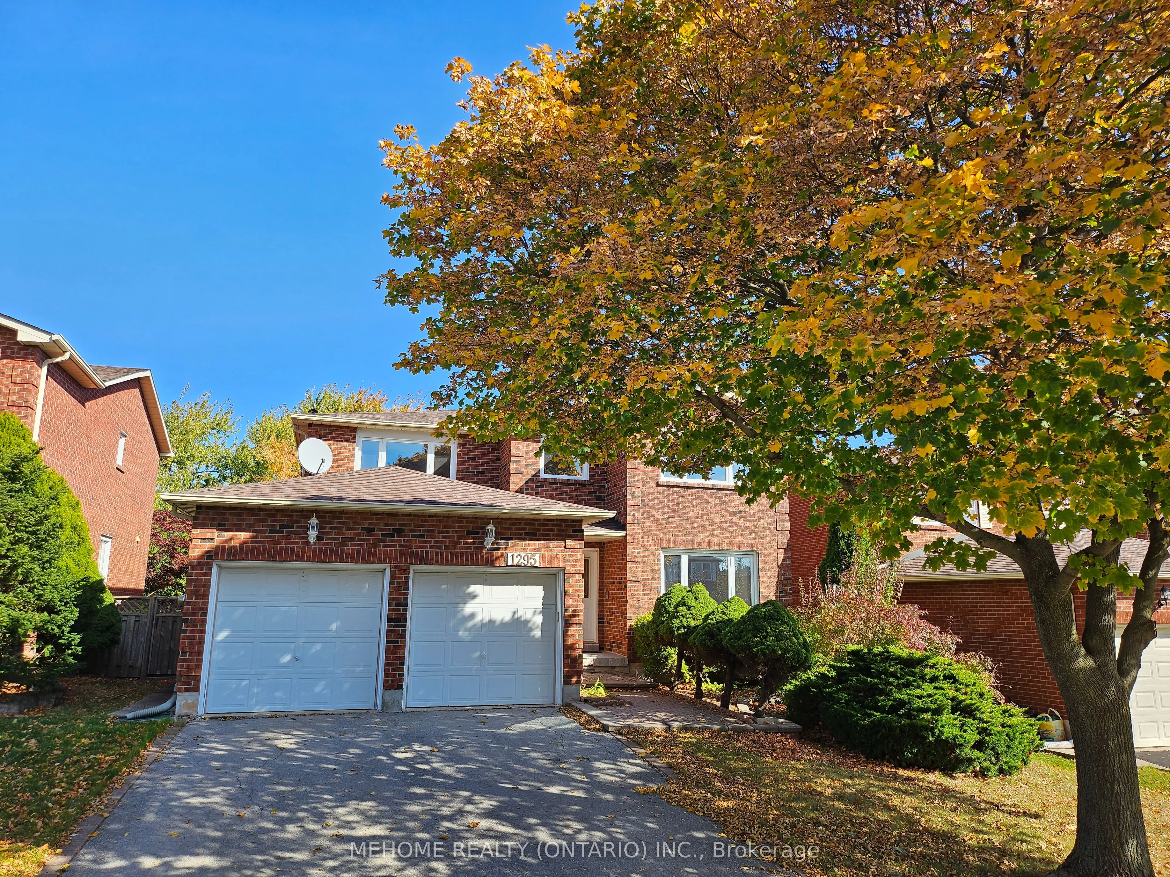 1295 Bishopstoke Way, Oakville, ON L6J 6Z7