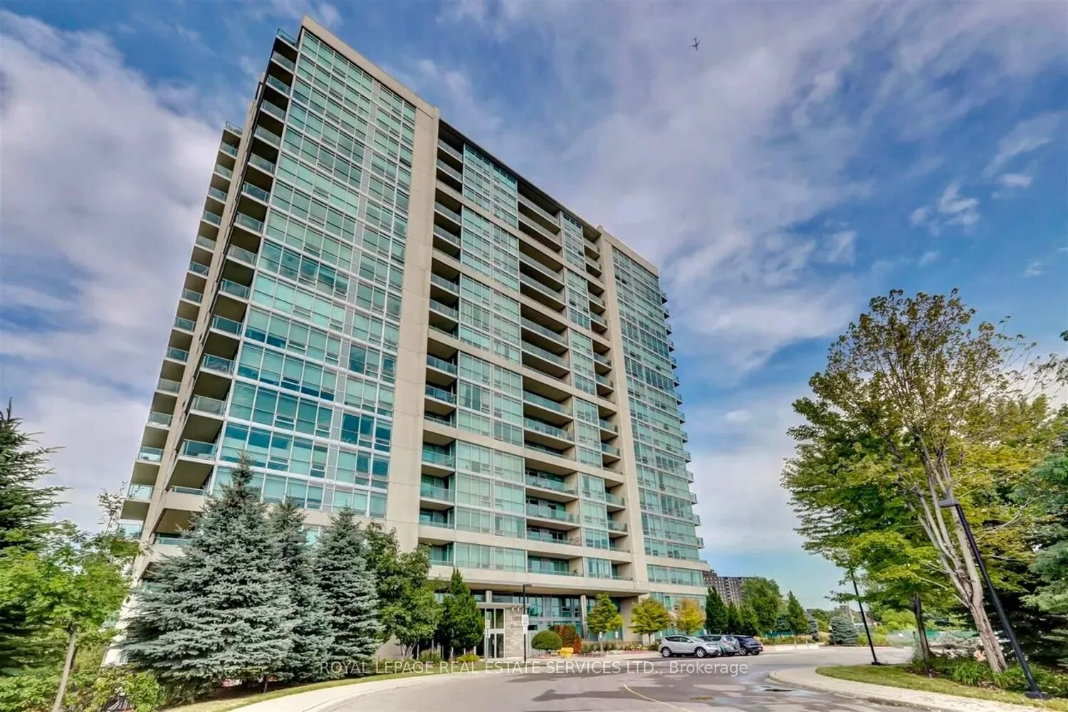 1055 Southdown Road 104, Mississauga, ON L5J 0A3