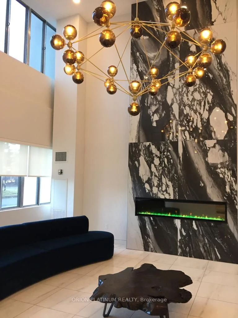 1580 Mississauga Valley Boulevard 702, Mississauga, ON L5A 3T8