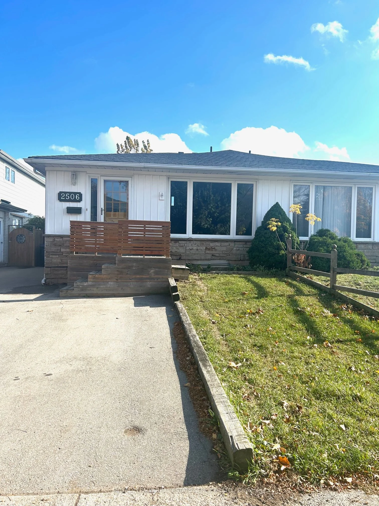 2506 Barcella Crescent, Mississauga, ON L5K 1E2