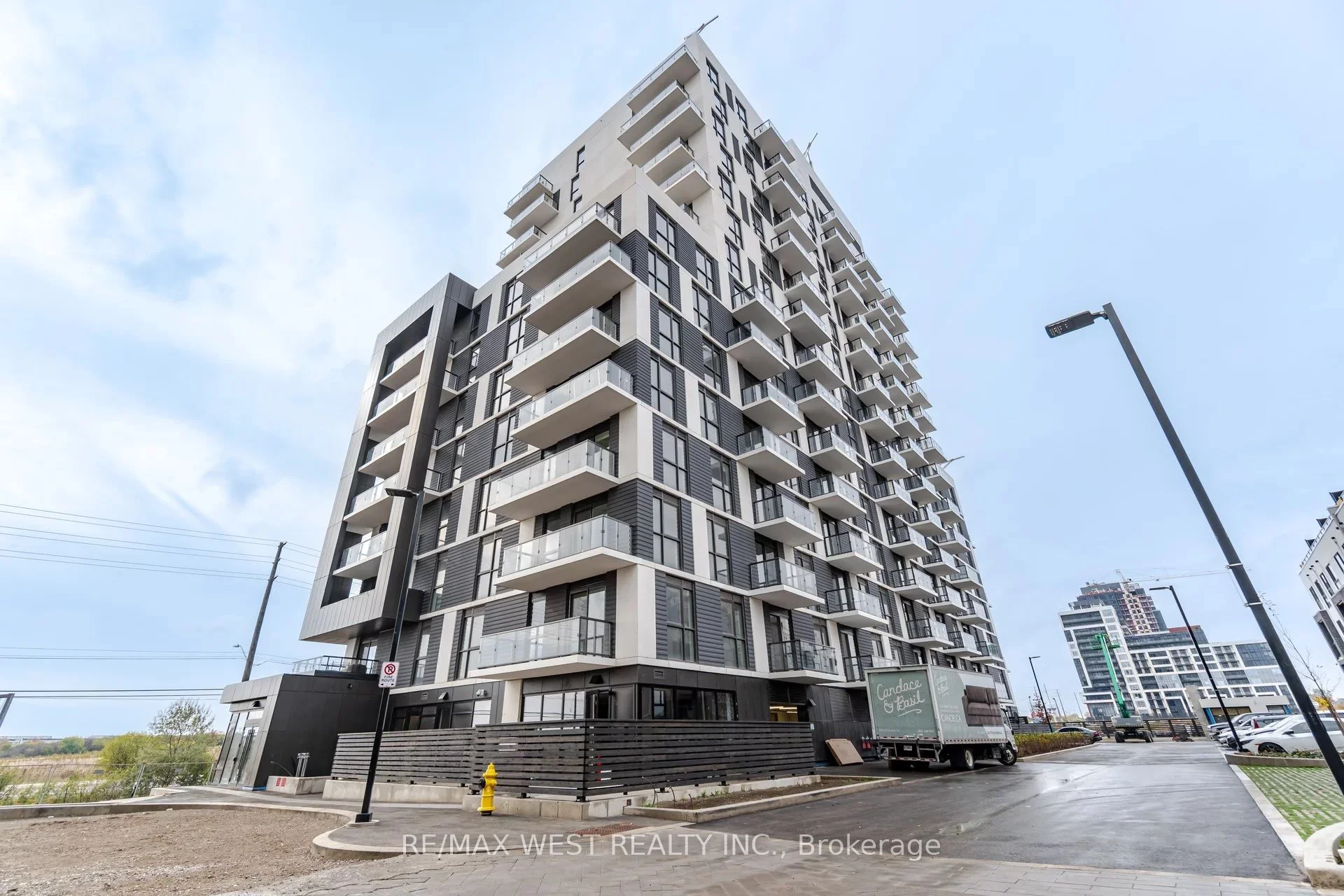 345 Wheat Boom Drive 407, Oakville, ON L6H 0R4