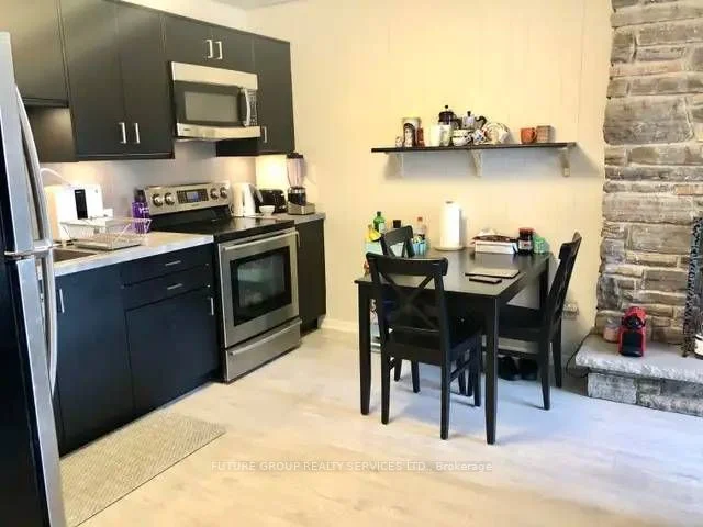 3336 Rhonda Valley 2, Mississauga, ON L5A 3E9