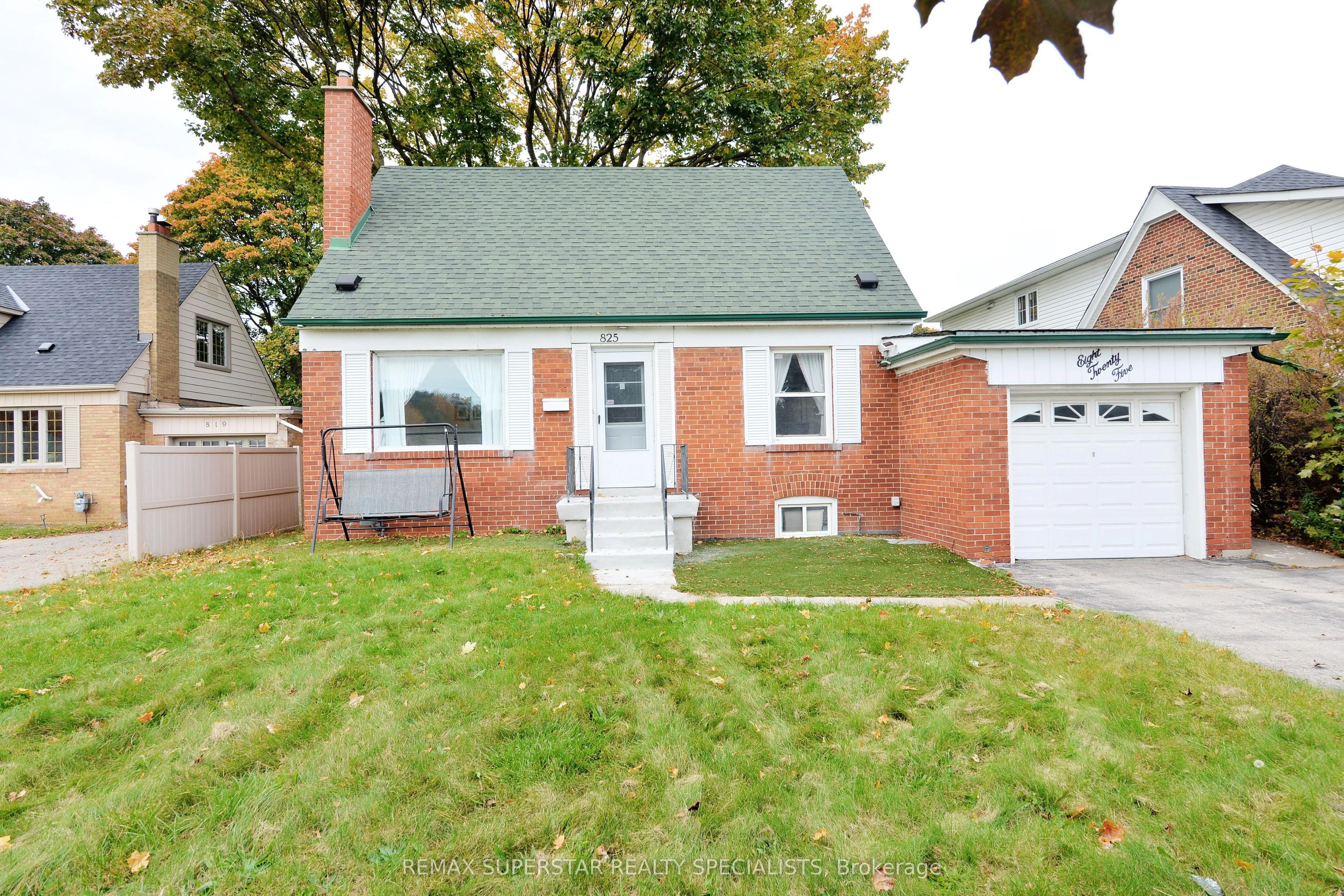 825 North Service Road, Mississauga, On L4y 1a2