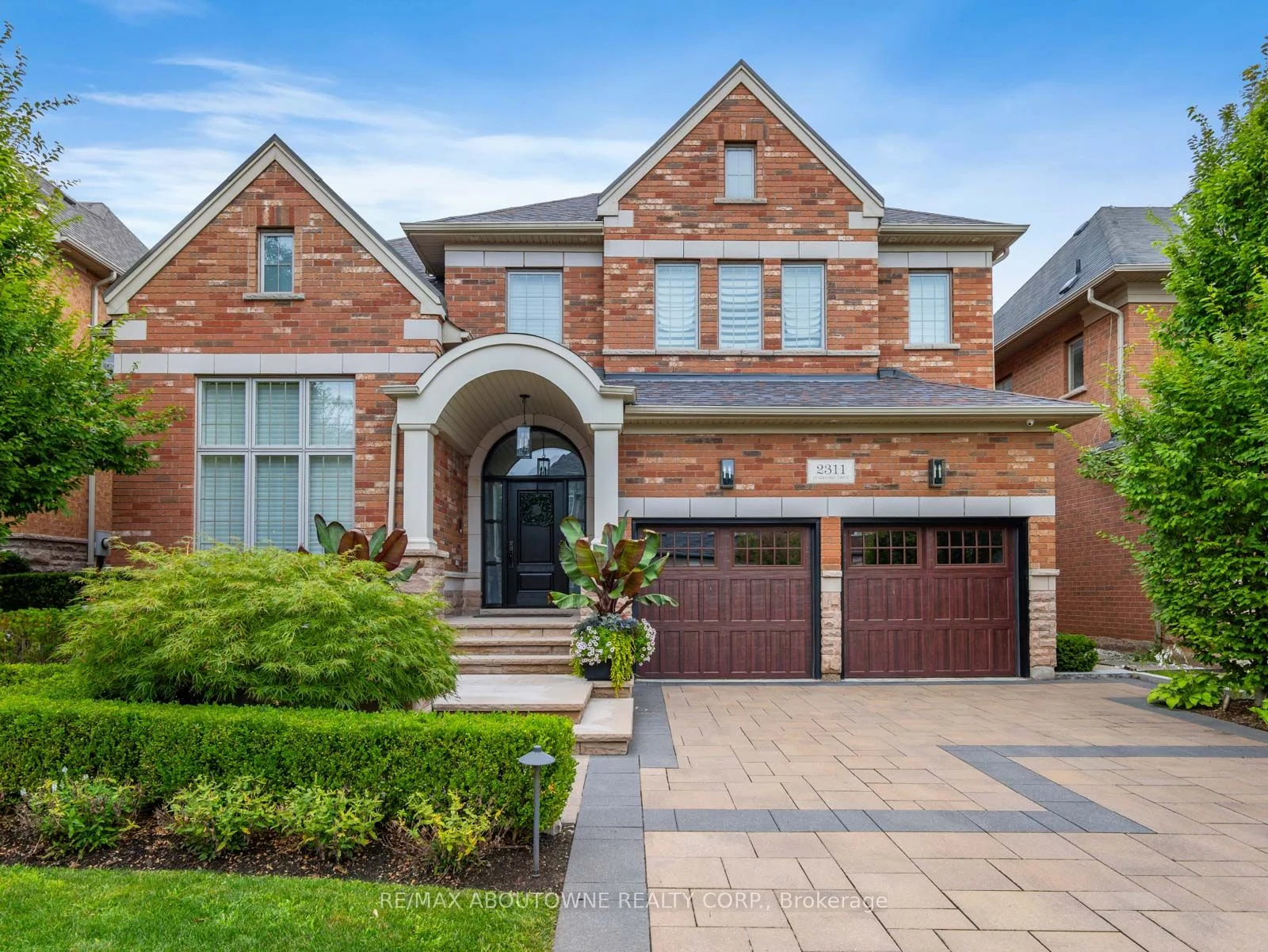 2311 Lyndhurst Drive, Oakville, ON L6J 4B4