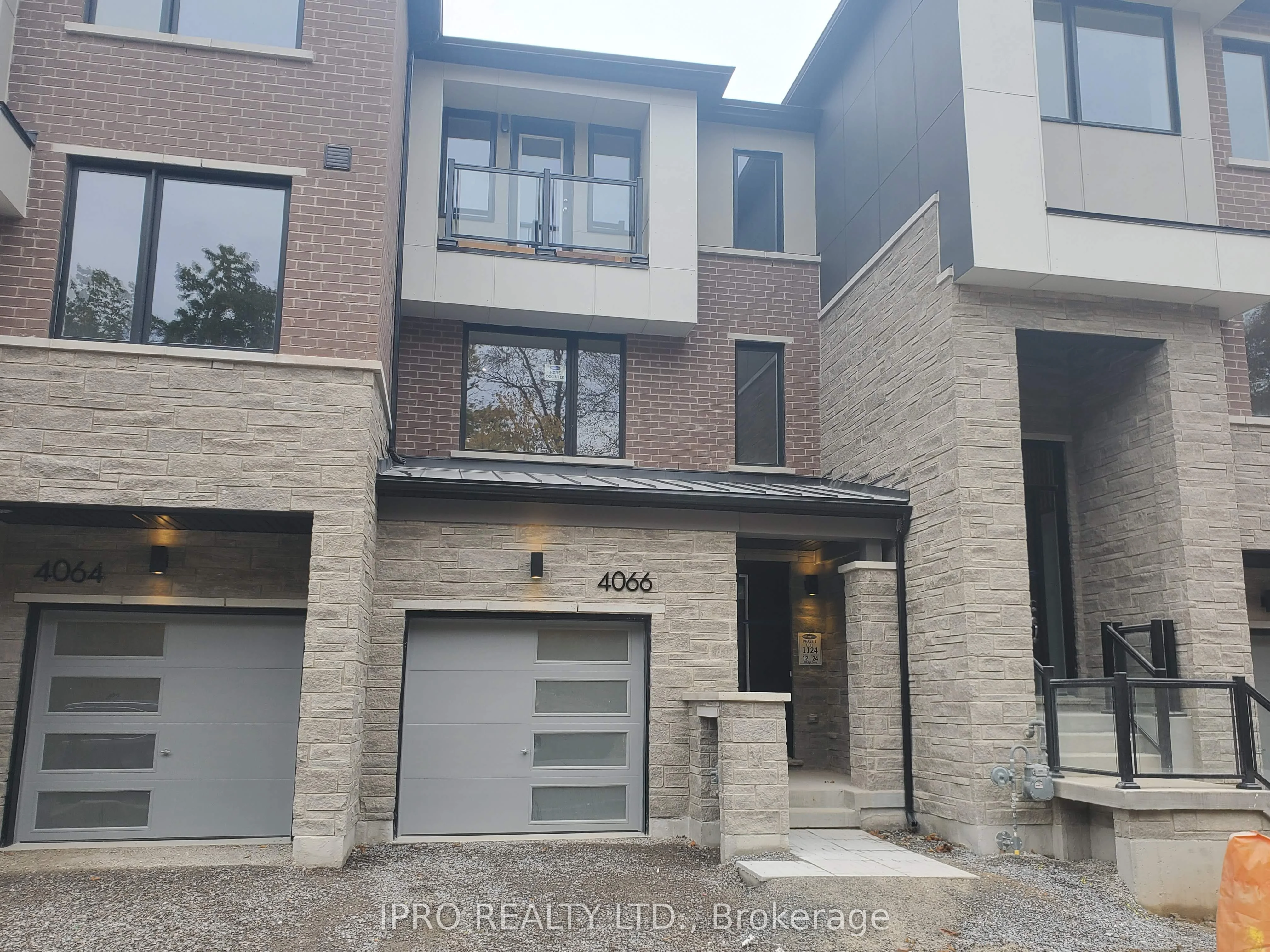 4066 Kadic Ter Terrace, Mississauga, ON L5M 0R5
