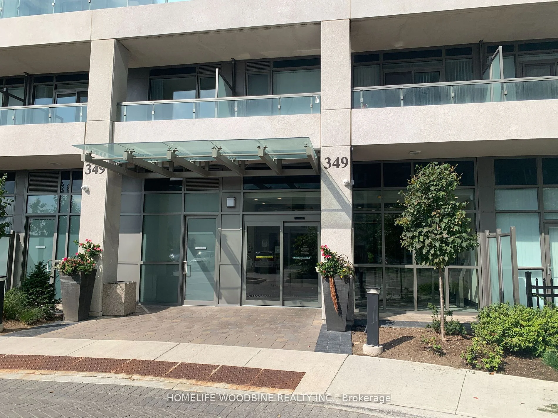 349 Rathburn Road W 106, Mississauga, ON L5B 0G9