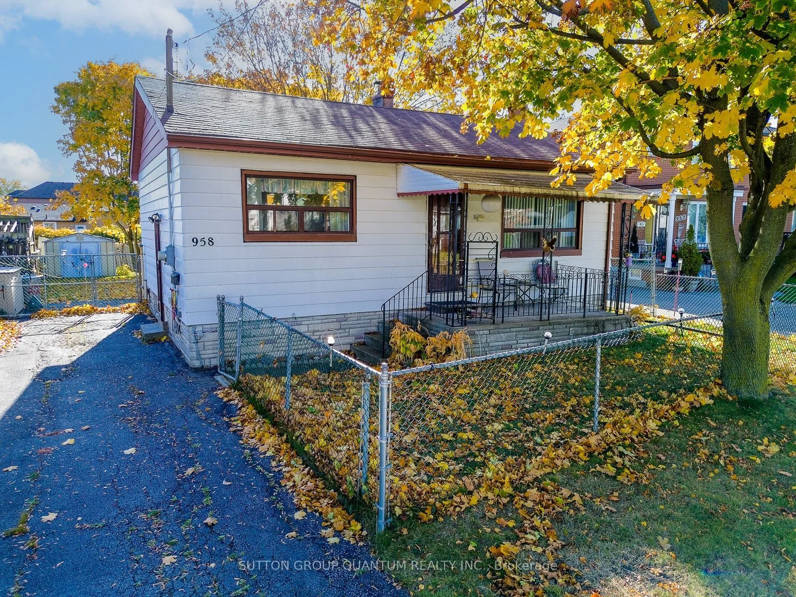 958 Fourth Street, Mississauga, ON L5E 1J9