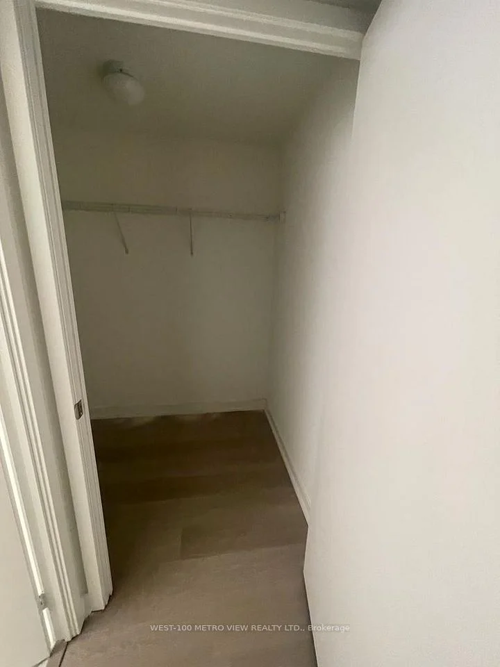 #622 859 The Queensway, Toronto W07, ON, M8Z 1N8