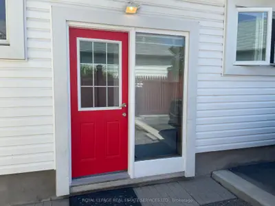 132 Elmwood Road Lower, Oakville, On L6k 2a7