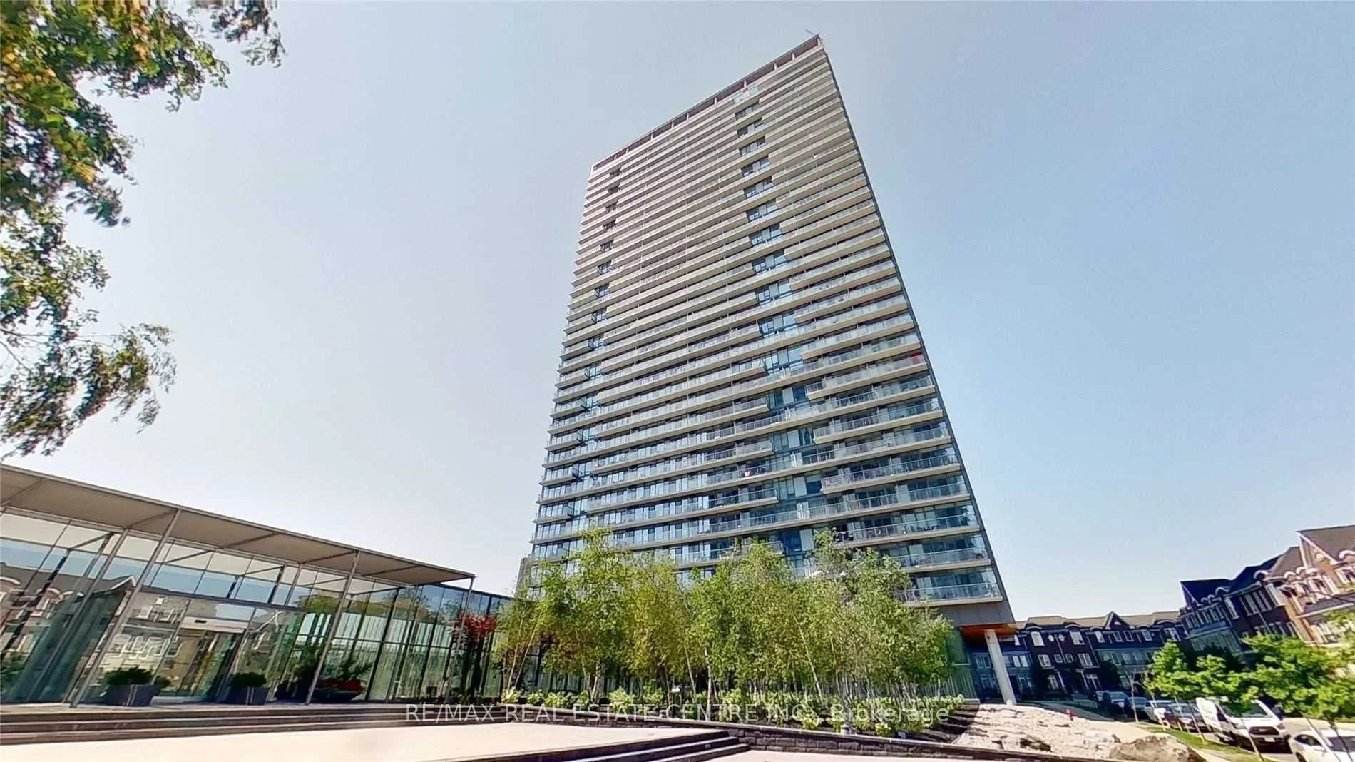 105 The Queensway Avenue 1010, Toronto W01, ON M6S 5B5