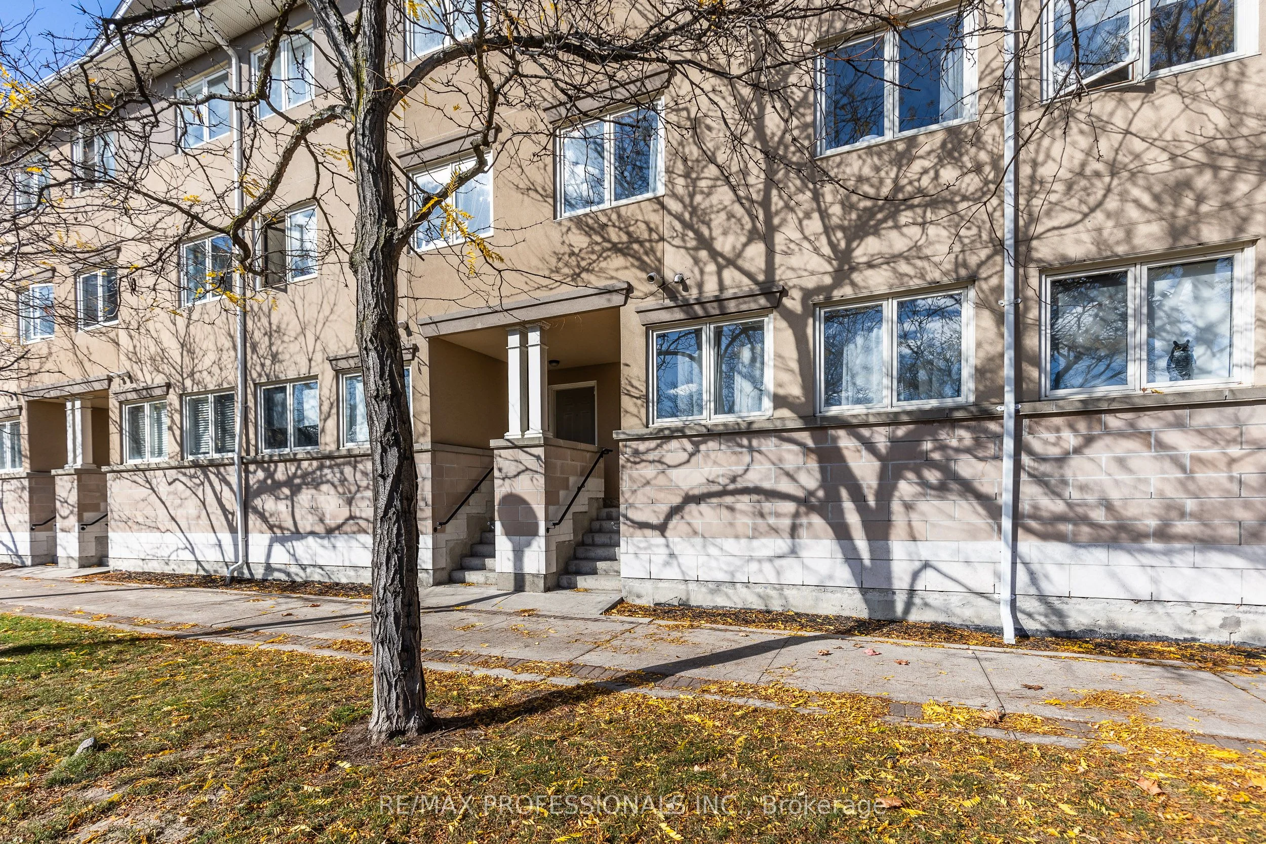 42 Garnett Janes Road, Toronto W06, ON M8V 4G6
