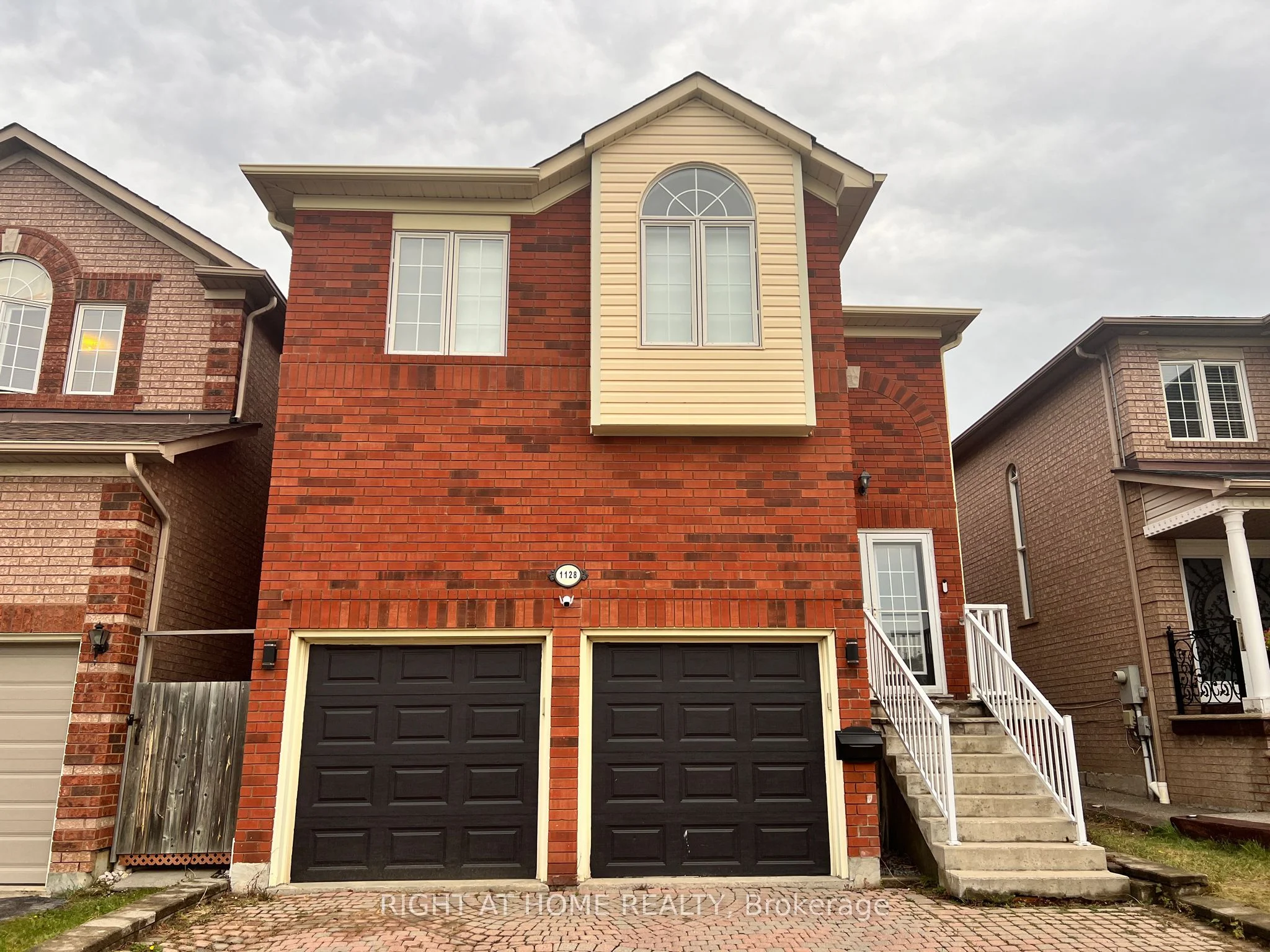 1128 Blueheron Boulevard Basemnt, Mississauga, On L5v 2j7