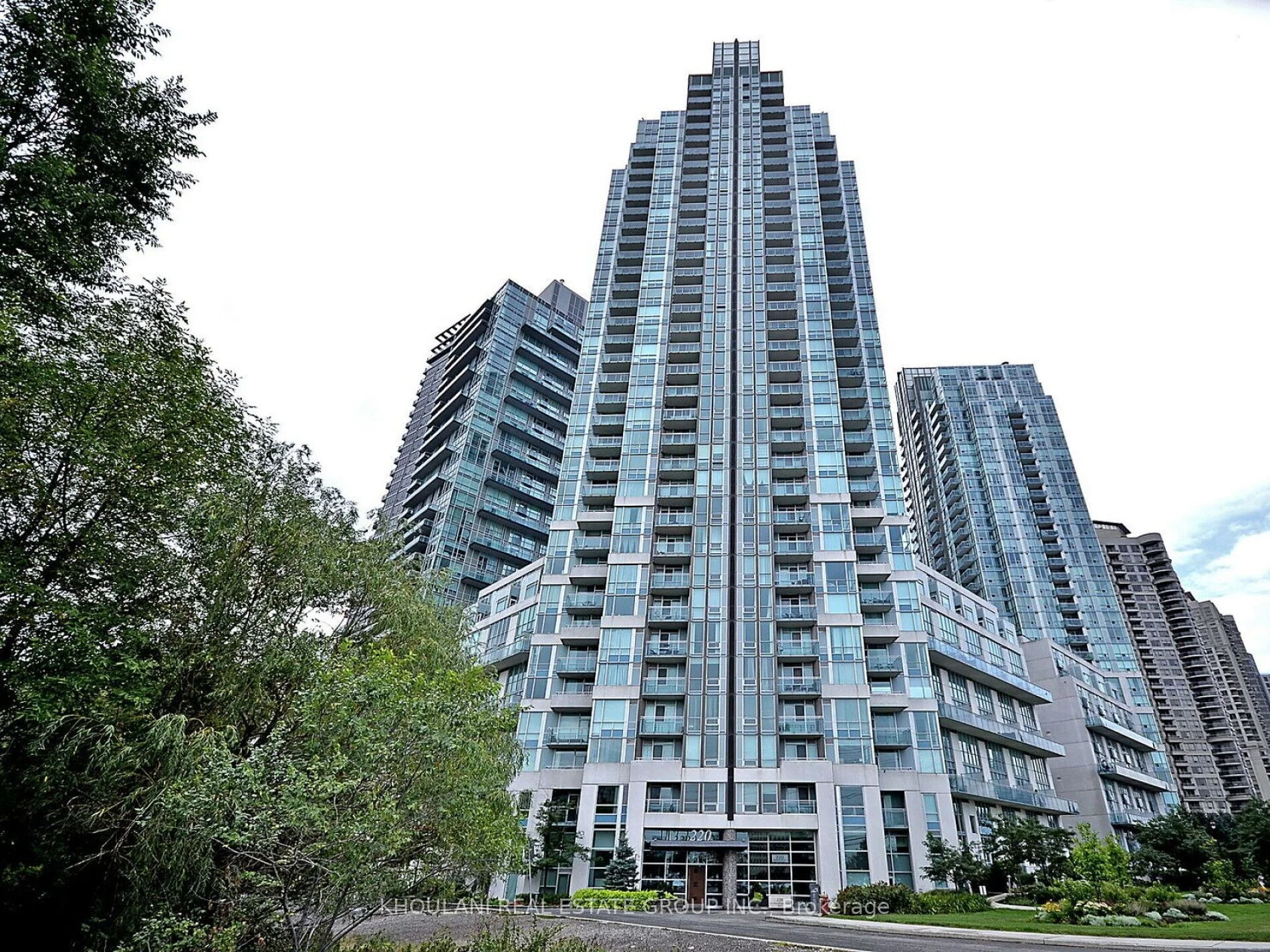 220 Burnhamthorpe Road W 405, Mississauga, ON L5B 4N4
