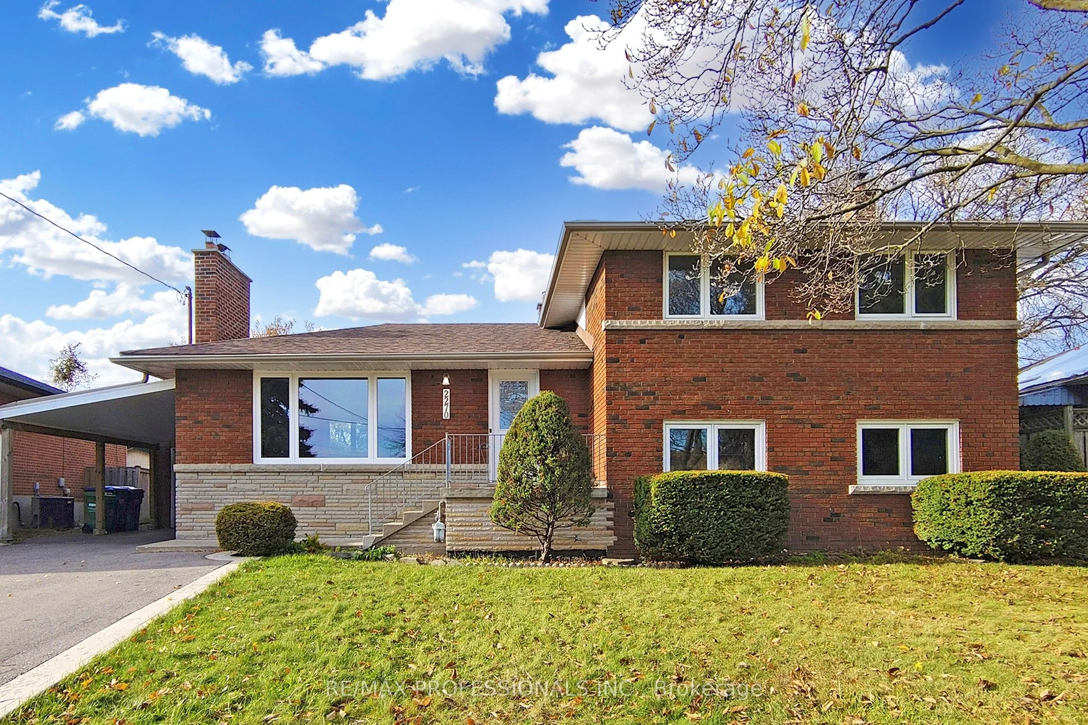 2270 Melton Court, Mississauga, ON L4Y 1M1