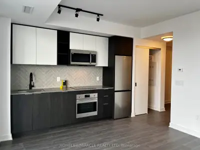36 Zorra Street 3010, Toronto W08, On M8z 0g5