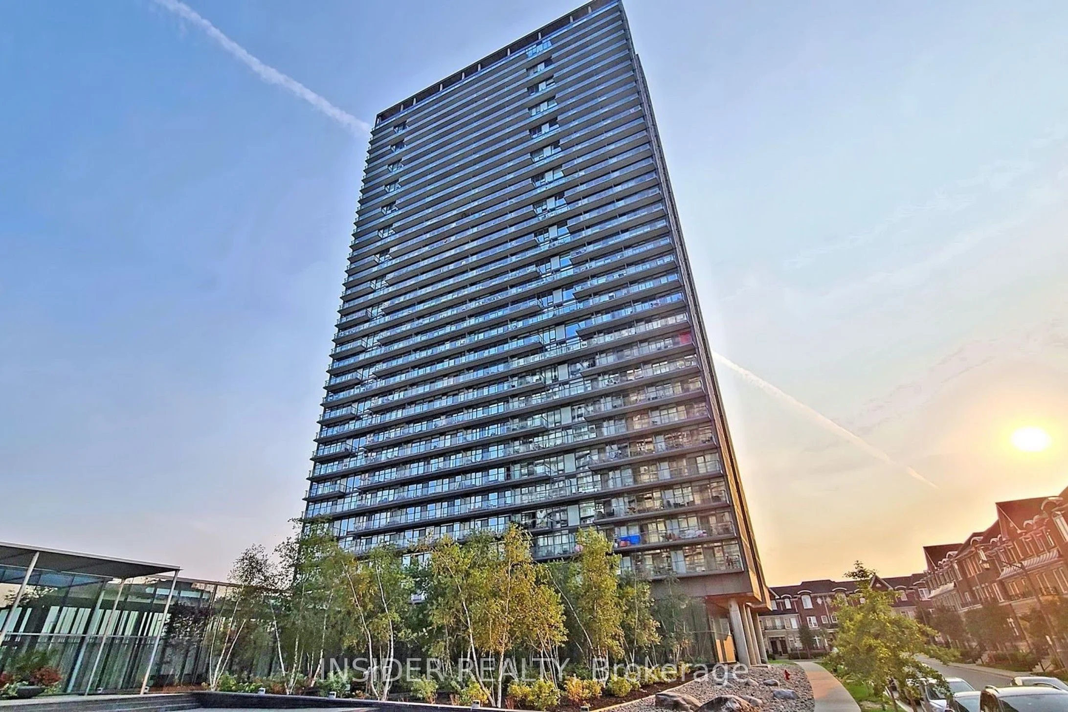 105 The Queensway Avenue 2808, Toronto W01, ON M6S 5B5
