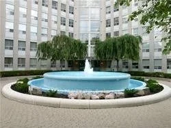 3650 Kaneff Crescent 403, Mississauga, On L5a 4a1
