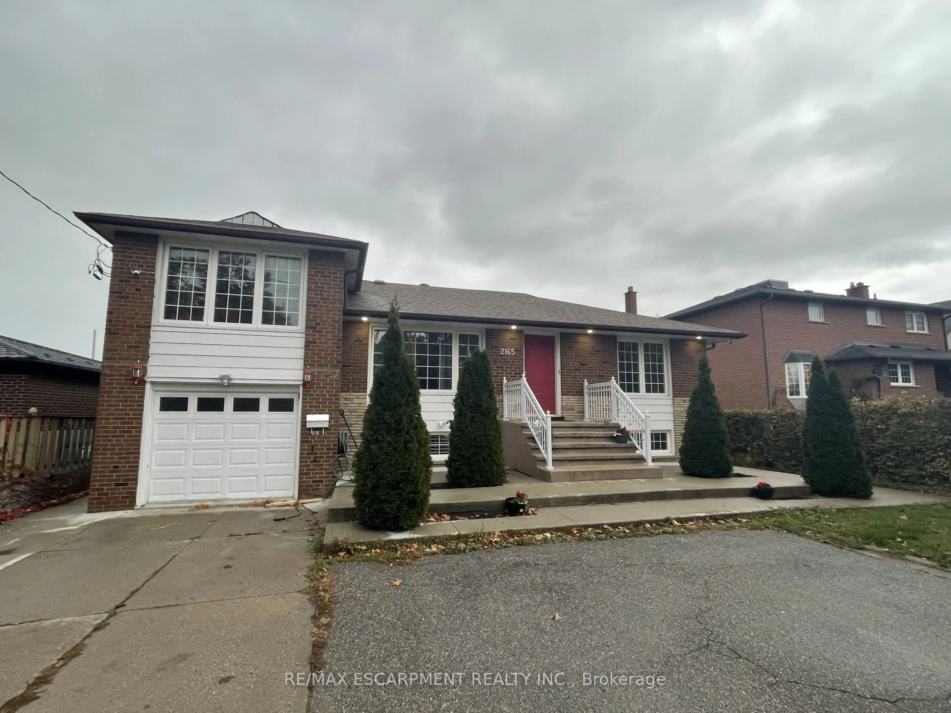 2165 Cawthra Road, Mississauga, ON L5A 2W6