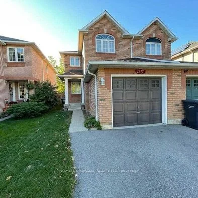 1377 Inuit Trail, Mississauga, ON L5N 7R8