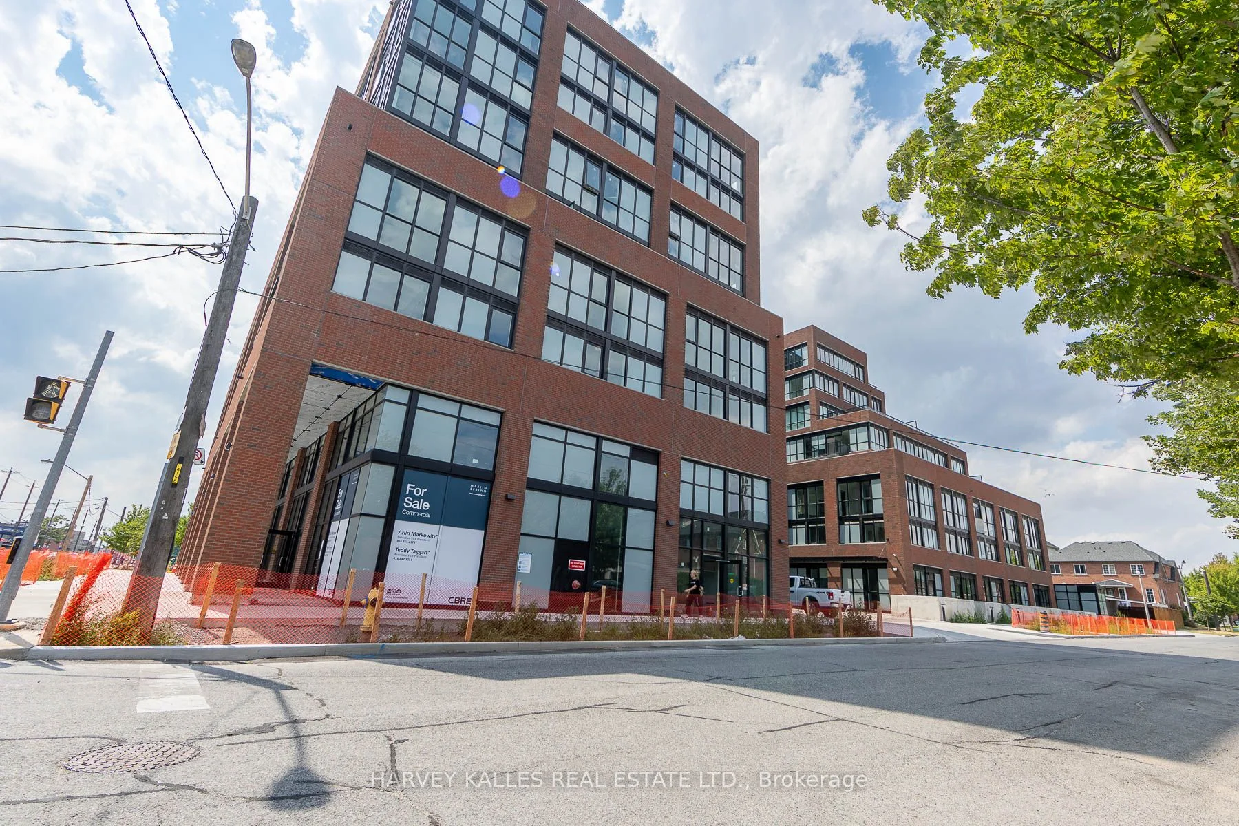 2300 St Clair Avenue W 114, Toronto W02, ON M6N 1K8