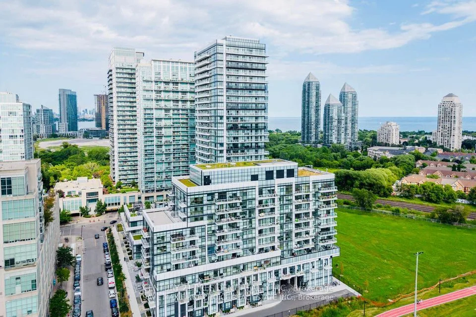251 Manitoba Street 316, Toronto W06, ON M8Y 1E3