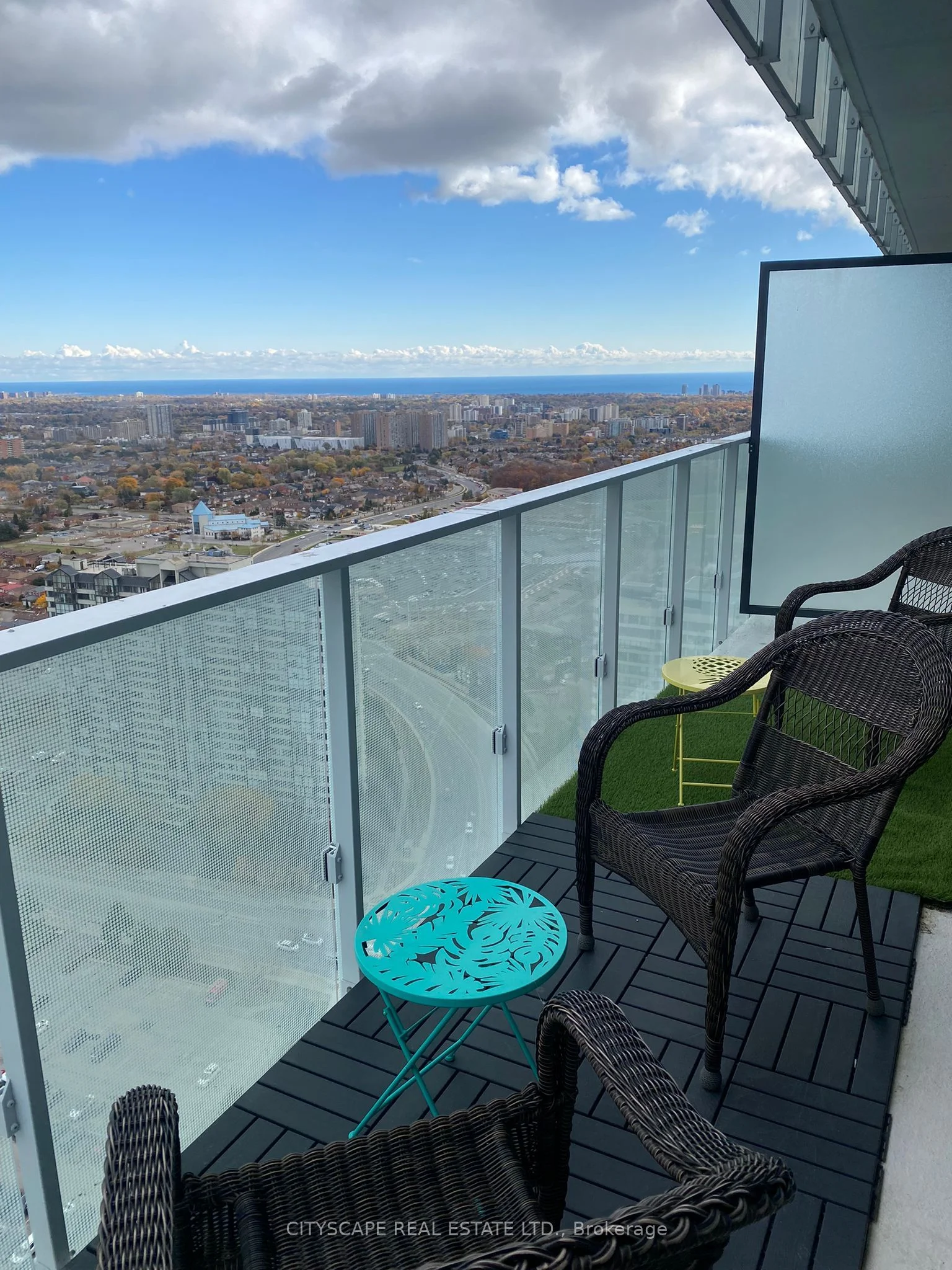 3900 Confederation Parkway 3312, Mississauga, On L5b 0m1
