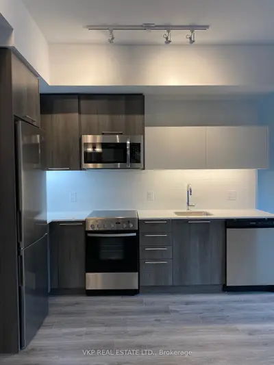 25 Neighbourhood Lane 302, Toronto W07, ON M8Y 0C4