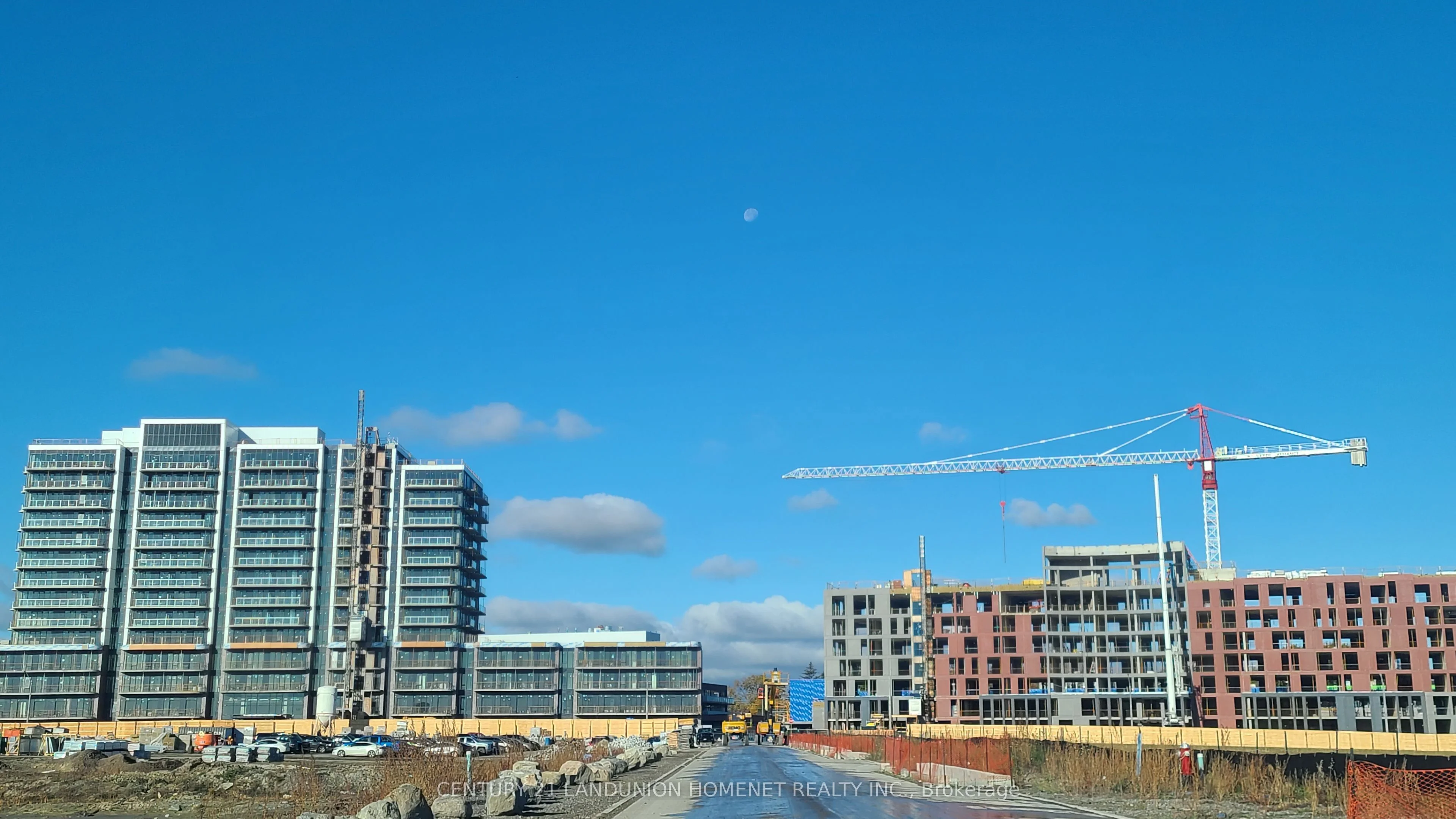 215 Lakeshore Road 533, Mississauga, On L5h 0a7