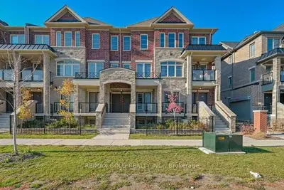 Condo Townhouse in Brampton