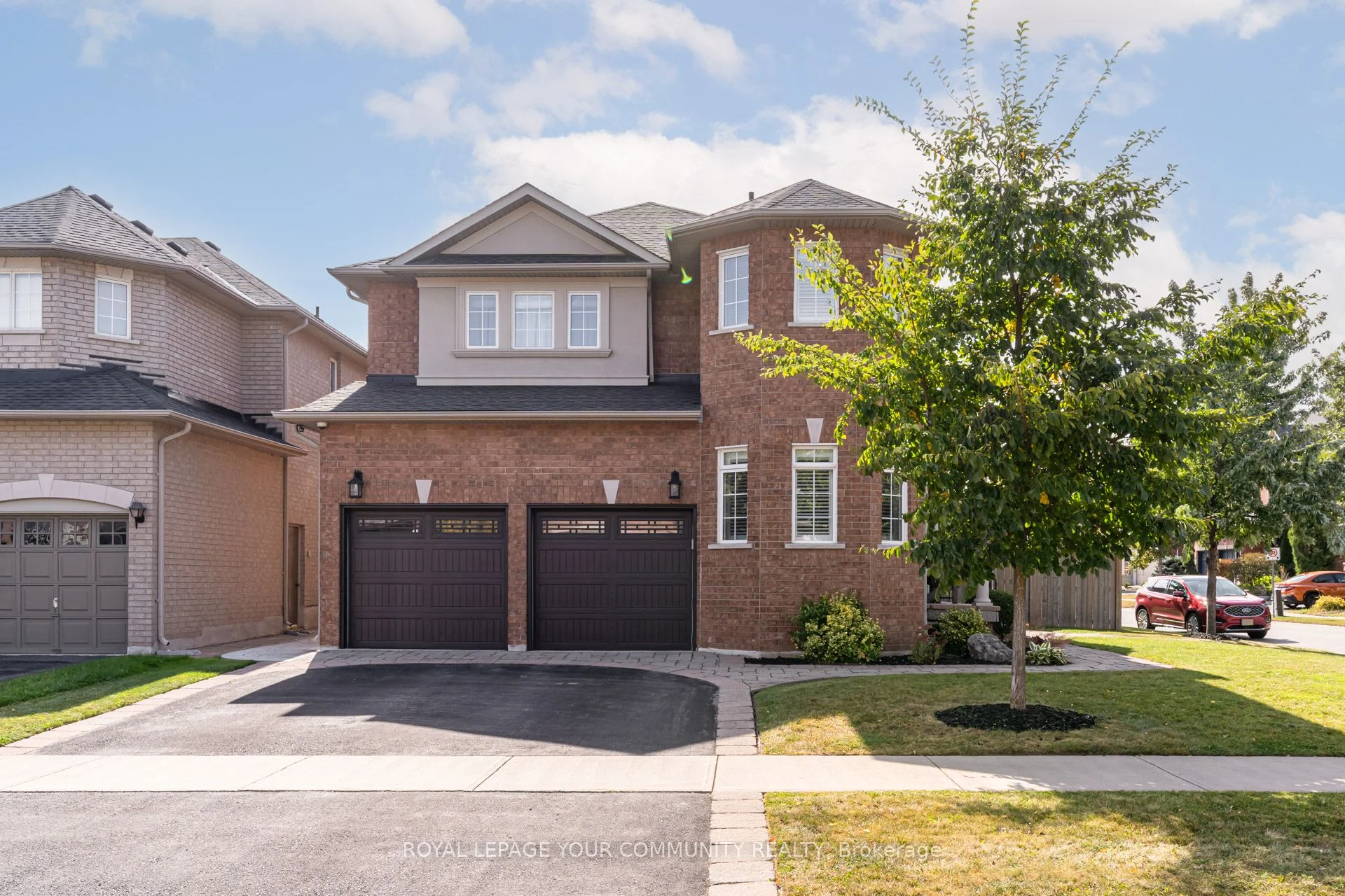 2236 Adirondak Trail, Oakville, ON L6M 4M4