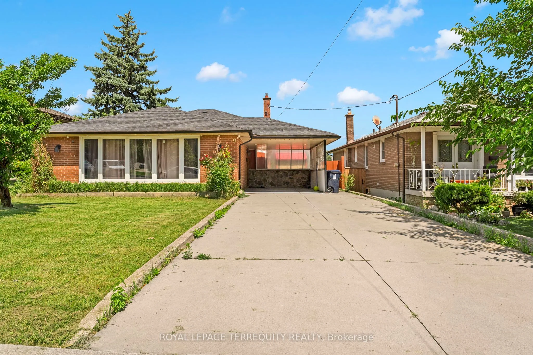 9 Bemberg Court, Toronto W10, ON M9W 3V6