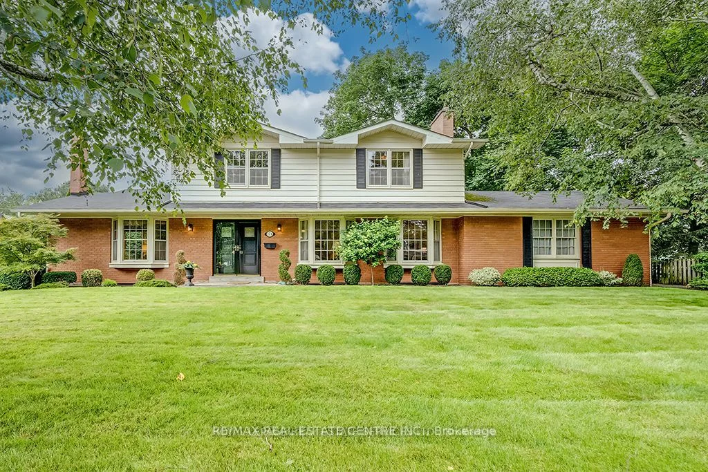 174 Claxton Drive, Oakville, On L6j 4n9