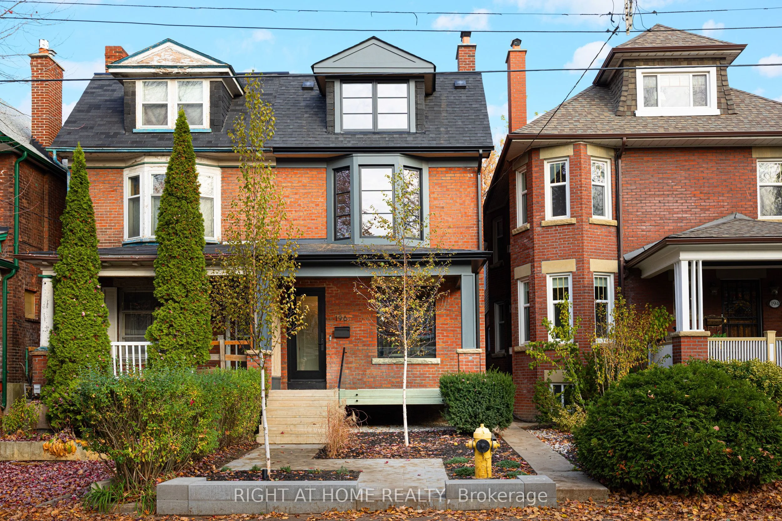 196 Fern Avenue, Toronto W01, On M6r 1k4