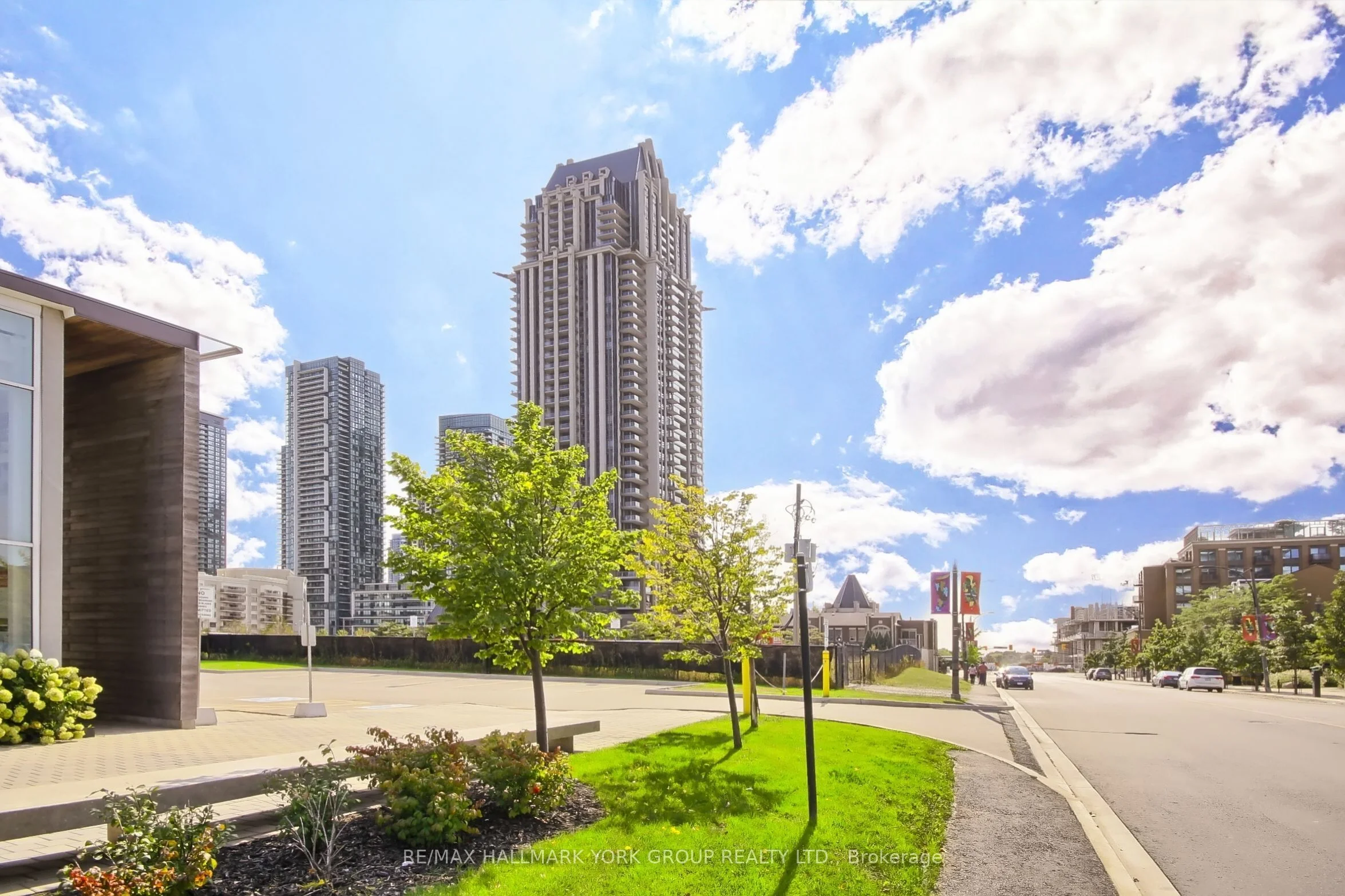388 Prince Of Wales Road 311, Mississauga, On L5b 0a1