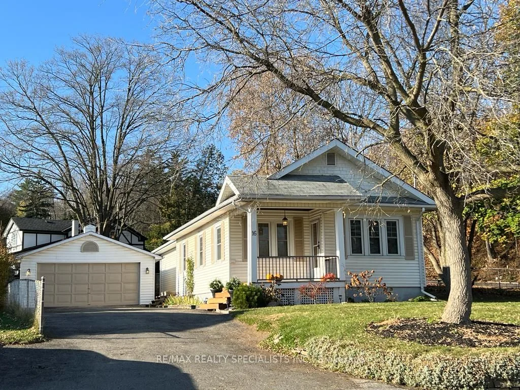 16 Erin Street, Halton Hills, ON L7G 3M6
