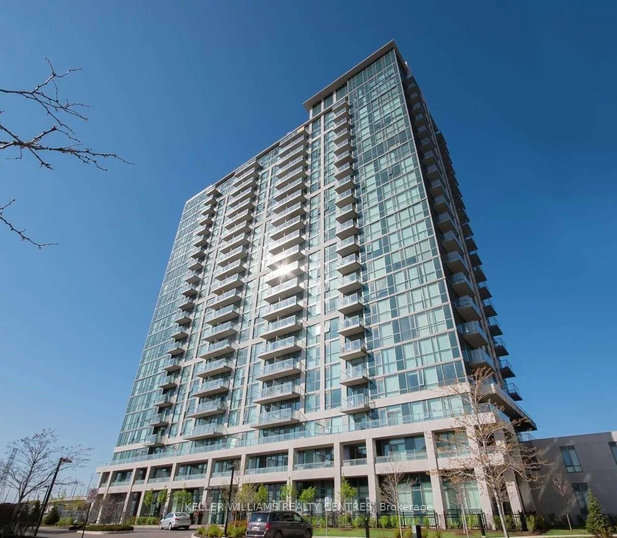 339 Rathburn Road W 218, Mississauga, ON L5B 0K6