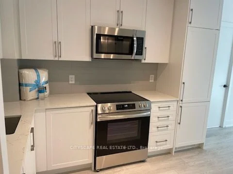 2450 Old Bronte Road 421, Oakville, ON L6M 5P6