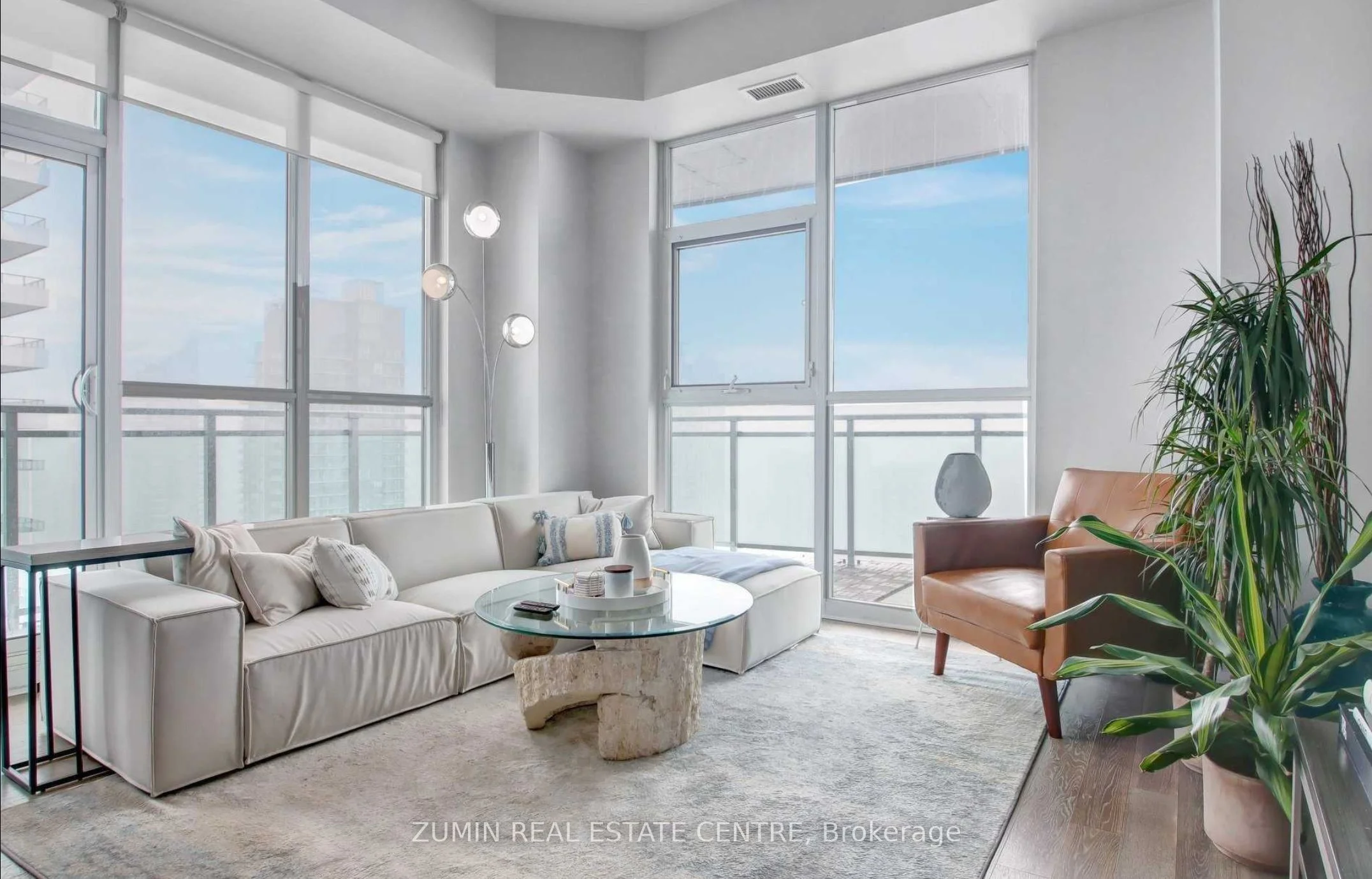 33 SHORE BREEZE Drive W 3602, Toronto W06, ON M8V 0G1