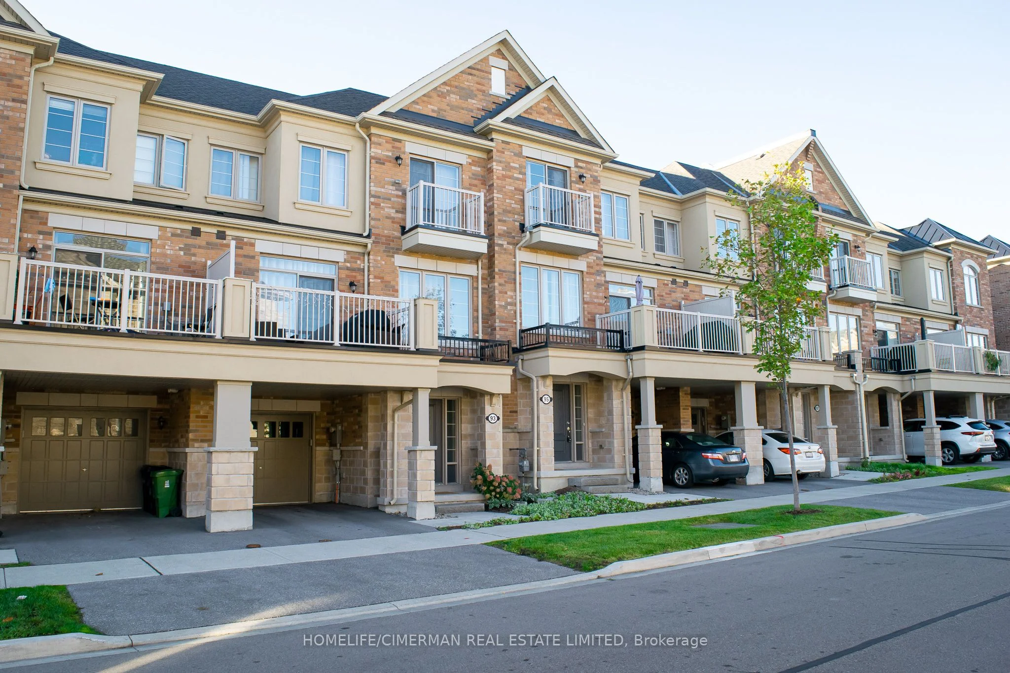 95 Thomas Fisher Drive, Toronto W08, On M8z 0e5