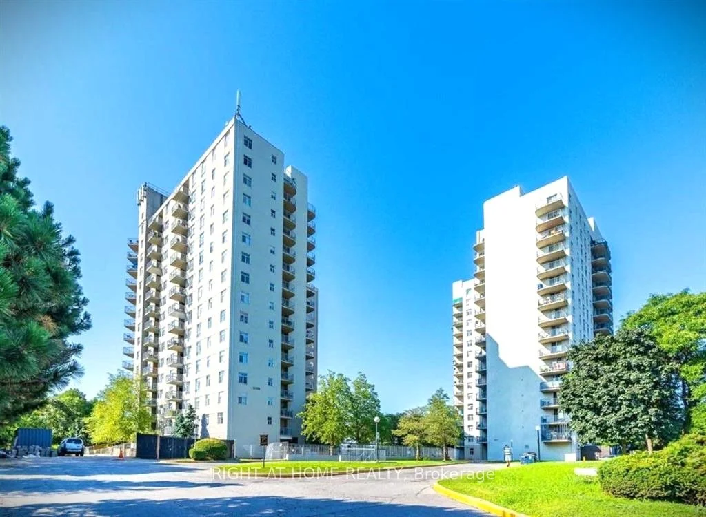 3559 Eglinton Avenue W 303, Toronto W04, ON M6M 5C6