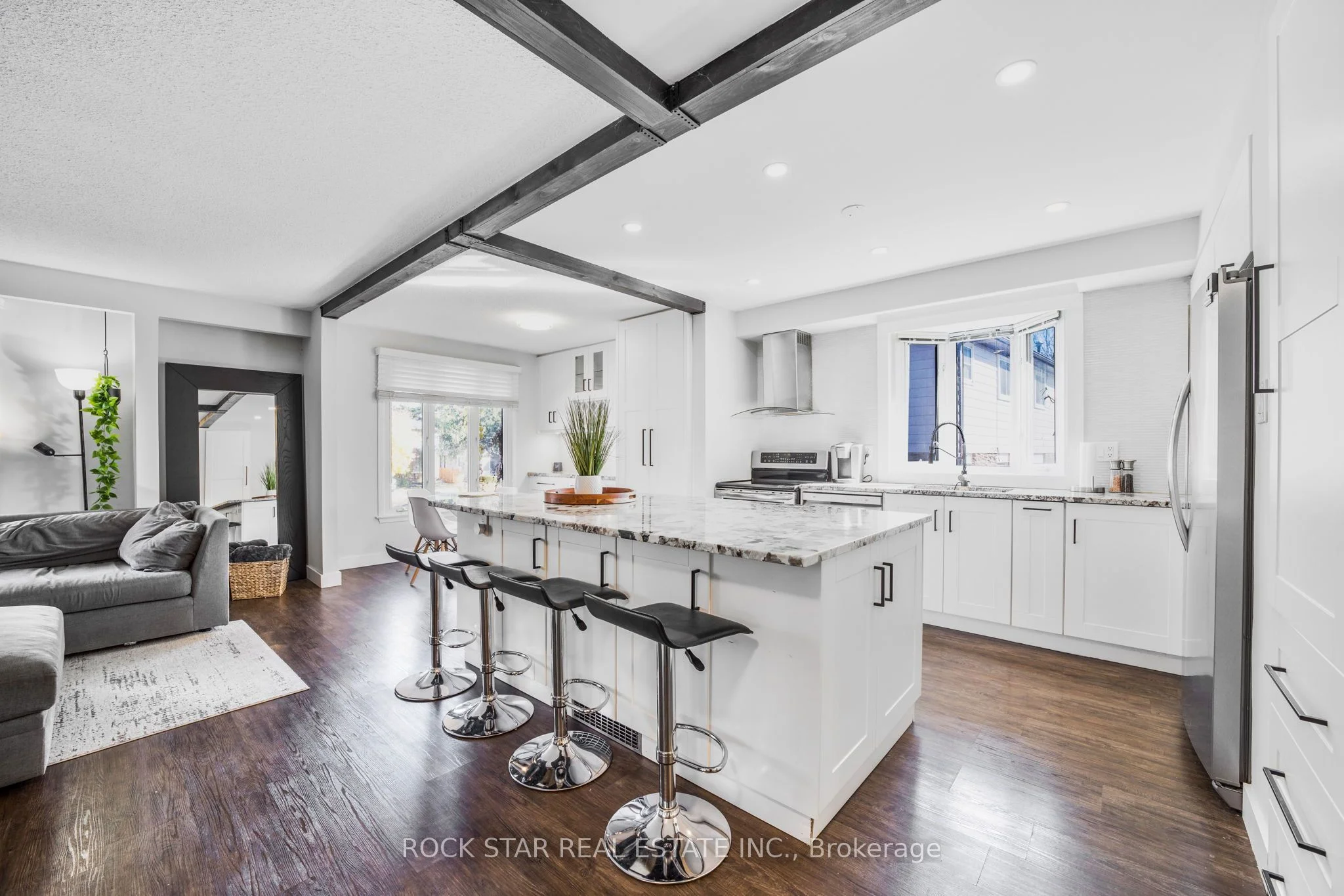 1342 Sixth Line UPPER, Oakville, ON L6H 1X4