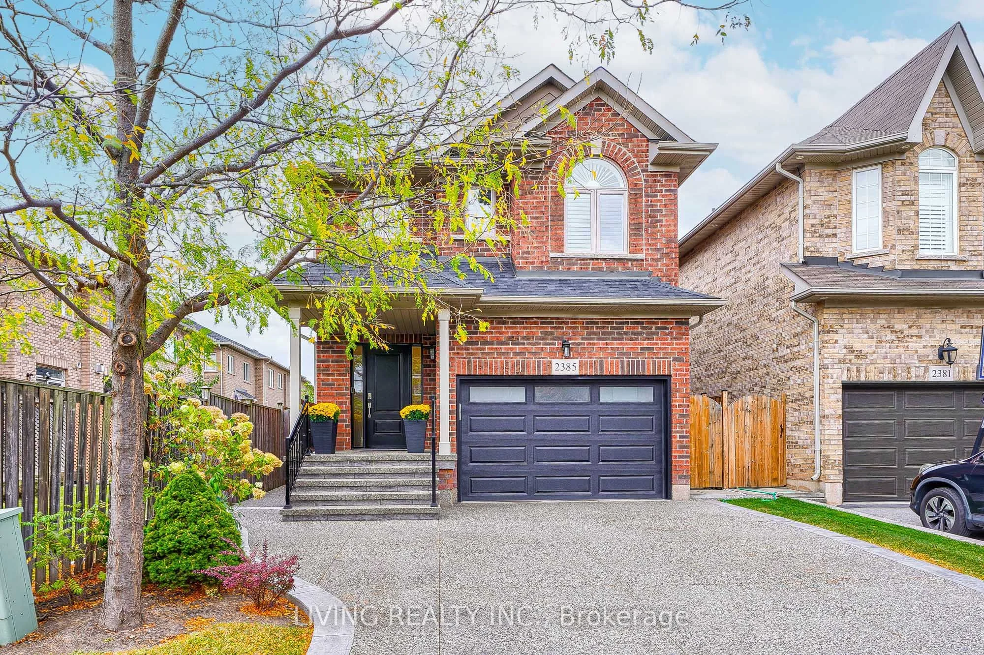 2385 Woodstock Trail, Oakville, ON L6M 0C6
