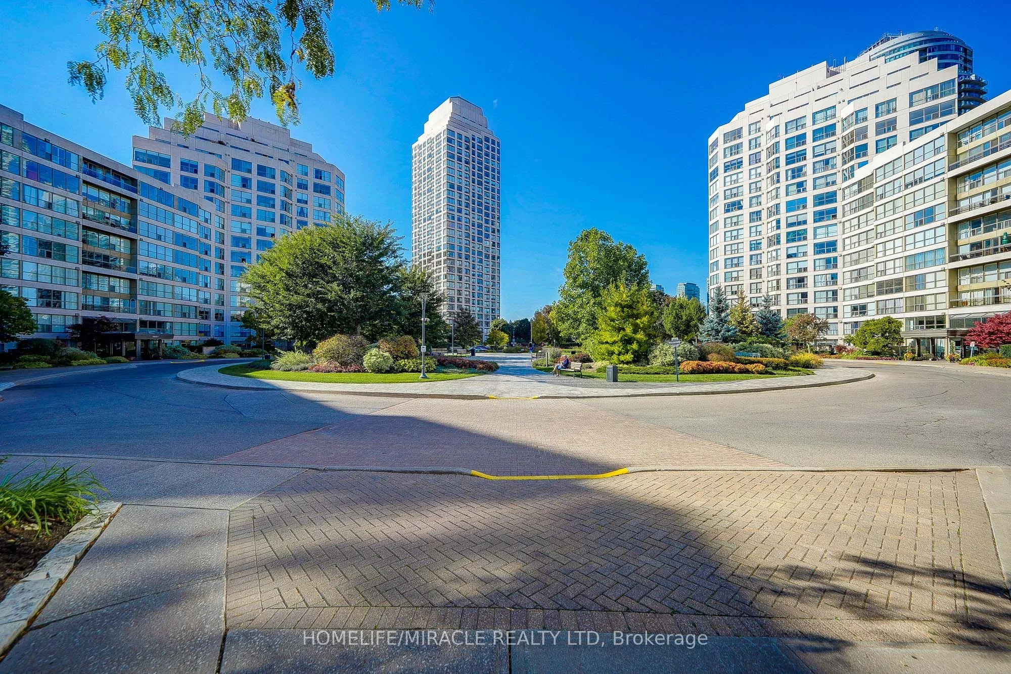 2261 Lake Shore Boulevard 327, Toronto W06, ON M8V 3X1