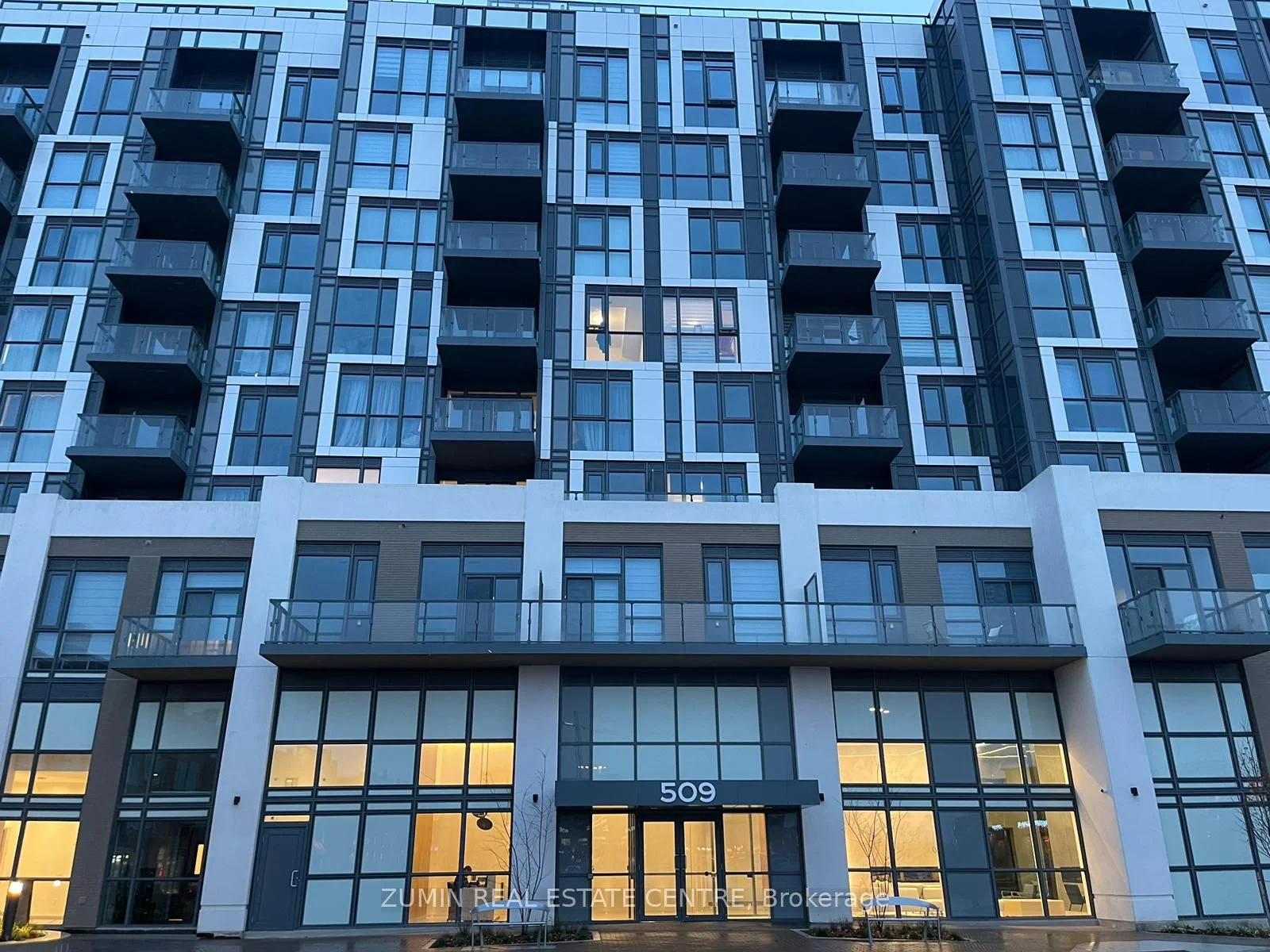 509 Dundas Street W 420, Oakville, ON L6M 0M2